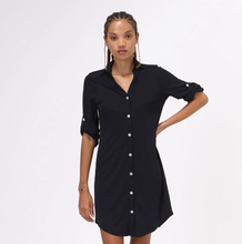 Cargar imagen en el visor de la galería, Model Front: Uv Line Shirtdress Shirtdress Copenhagen Fem Black Upf50+