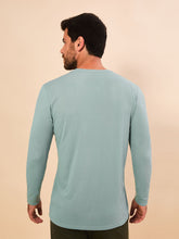 Cargar imagen en el visor de la galería, Model Back: Uv Line Rash Guard Longsleeve New Fit Masc Verde Agua Upf50+