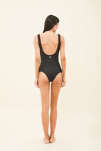 Cargar imagen en el visor de la galería, Model Back: Uv Line One-Piece Maio Swim Textura Preto Upf50+