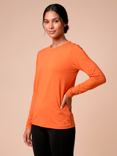 Cargar imagen en el visor de la galería, Gallery: Uv Line Rash Guard Longsleeve Uvpro Fem Pitanga Upf50+