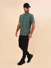 Cargar imagen en el visor de la galería, Image 05: Uv Line T-Shirt For Men T-Shirt New Fit Textura Masc Verde Jade Upf50+