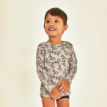 Cargar imagen en el visor de la galería, Model Front: Uv Line Rash Guard Longsleeve Baby Zebra Upf50+