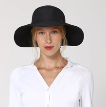 Cargar imagen en el visor de la galería, Model Front: Uv Line Floppy Hat Lyon Preto