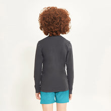 Cargar imagen en el visor de la galería, Model Back: Uv Line Rash Guard Longsleeve Uvpro Kids Preto Upf50+
