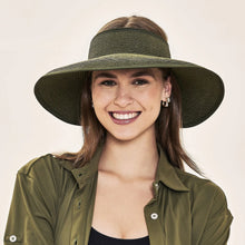 Cargar imagen en el visor de la galería, Model Front: Uv Line Visor Visor Siena Imp Fem Militar Green Upf50+