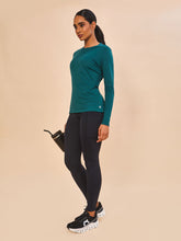 Cargar imagen en el visor de la galería, Image 02: Uv Line Rash Guard Longsleeve Fem New Fit Petroleo Upf50+