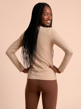 Cargar imagen en el visor de la galería, Image 05: Uv Line Rash Guard Longsleeve Fem New Fit Sand Upf50+
