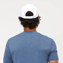 Cargar imagen en el visor de la galería, Model Back: Uv Line Caps Cap Uv Pro Masc White Upf50+