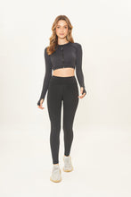 Cargar imagen en el visor de la galería, Model Front: Uv Line Fitness Bottom Legging Fit Aspen Black Upf50+