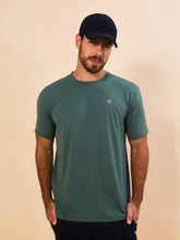Cargar imagen en el visor de la galería, Gallery: Uv Line T-Shirt For Men T-Shirt New Fit Textura Masc Verde Jade Upf50+