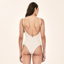 Cargar imagen en el visor de la galería, Model Back: Uv Line One-Piece Duna Body Textura Upf50+