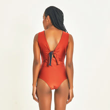 Cargar imagen en el visor de la galería, Image 04: Uv Line One-Piece Mirela Ferrugem Upf50+