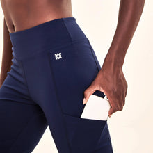 Cargar imagen en el visor de la galería, Image 05: Uv Line Fitness Bottom Legging Fit Aspen Navy Blue Upf50+
