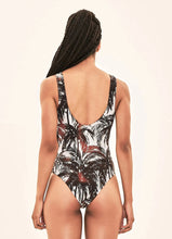 Cargar imagen en el visor de la galería, Model Back: Uv Line One-Piece Swimsuit Coqueiros Bege Upf50+

