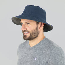 Cargar imagen en el visor de la galería, Model Front: Uv Line Bucket Hat Hat Australia Nac Masc Navy Blue Lead Upf50+
