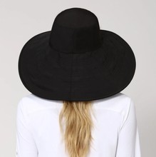 Cargar imagen en el visor de la galería, Model Back: Uv Line Floppy Hat Beverly Hills Preto Upf50+
