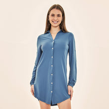 Cargar imagen en el visor de la galería, Model Front: Uv Line Shirtdress Shirtdress Copenhagen Fem Steel Upf50+
