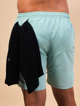Cargar imagen en el visor de la galería, Model Back: Uv Line Short For Men / Bermuda Shorts Acqua Boxer Indigo Upf50+
