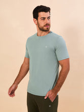 Cargar imagen en el visor de la galería, Image 02: Uv Line T-Shirt For Men T-Shirt New Fit Masc Verde Agua Upf50+
