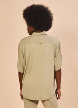 Cargar imagen en el visor de la galería, Model Back: Uv Line Shirtdress Shirt Copa Sand Upf50+
