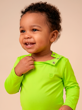 Cargar imagen en el visor de la galería, Image 04: Uv Line Rash Guard Longsleeve Baby Yellow Fluor Upf50+

