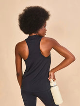 Cargar imagen en el visor de la galería, Model Back: Uv Line Fitness Top Regata Sport Color Fem Preto Upf50+
