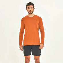 Cargar imagen en el visor de la galería, Model Front: Uv Line T-Shirt For Men Longsleeve Sport Fit Caramelo
