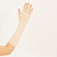 Cargar imagen en el visor de la galería, Image 02: Uv Line Glove Long Gloves Uni Beige Upf50+
