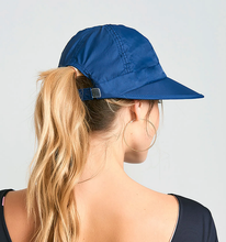 Cargar imagen en el visor de la galería, Model Back: Uv Line Caps Visor Nice Fem Navy Blue Upf50+
