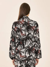 Cargar imagen en el visor de la galería, Model Back: Uv Line Shirtdress Shirt Vitoria Coqueiros Upf50+
