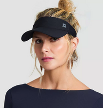Cargar imagen en el visor de la galería, Model Front: Uv Line Visor Visor Athletic Dry Fem Black Upf50+
