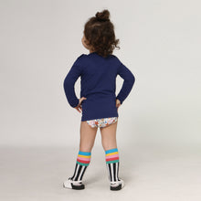 Cargar imagen en el visor de la galería, Model Back: Uv Line Rash Guard Longsleeve Baby Navy Blue Upf50+
