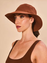 Cargar imagen en el visor de la galería, Image 03: Uv Line Bucket Hat Hat California Fem Cognac Upf50+
