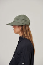 Cargar imagen en el visor de la galería, Image 02: Uv Line Caps Visor Nice Fem Militar Green Upf50+
