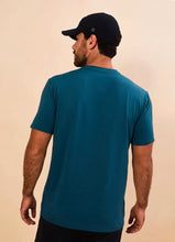 Cargar imagen en el visor de la galería, Model Back: Uv Line T-Shirt For Men T-Shirt New Fit Masc Petroleo Upf50+
