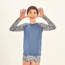 Cargar imagen en el visor de la galería, Image 04: Uv Line Rash Guard Rash Guard Kids Costela Aco Off White Upf50+

