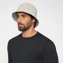 Cargar imagen en el visor de la galería, Model Front: Uv Line Bucket Hat Hat Toronto Colors Masc Sand Upf50+
