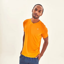 Cargar imagen en el visor de la galería, Image 03: Uv Line T-Shirt For Men T-Shirt Sport Fit Orange Upf50+
