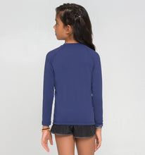 Cargar imagen en el visor de la galería, Model Back: Uv Line Rash Guard Longsleeve Uvpro Kids Marinho
