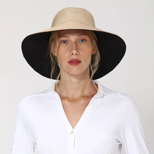 Cargar imagen en el visor de la galería, Model Front: Uv Line Floppy Hat San Diego Kaki/Preto
