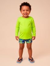 Cargar imagen en el visor de la galería, Model Front: Uv Line Rash Guard Longsleeve Baby Yellow Fluor Upf50+
