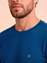 Cargar imagen en el visor de la galería, Image 04: Uv Line Rash Guard Longsleeve Uvpro Masc Cobalt Upf50+
