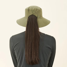 Cargar imagen en el visor de la galería, Model Back: Uv Line Bucket Hat Hat California Nac Fem Green Militar Upf50+
