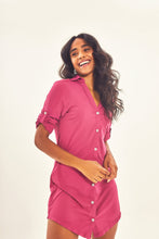 Cargar imagen en el visor de la galería, Image 04: Uv Line Shirtdress Shirtdress Copenhagen Fem Fucsia Upf50+
