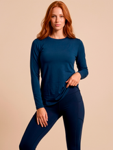 Cargar imagen en el visor de la galería, Gallery: Uv Line Rash Guard Longsleeve Uvpro Fem Cobalt Upf50+
