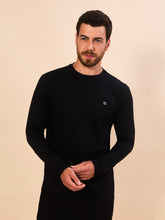 Cargar imagen en el visor de la galería, Model Front: Uv Line Rash Guard Longsleeve Skin Infratherm Masc Preto Upf50+
