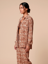 Cargar imagen en el visor de la galería, Image 03: Uv Line Shirtdress Shirt Vitoria Tie Dye Pitanga Upf50+
