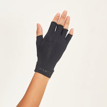 Cargar imagen en el visor de la galería, Image 02: Uv Line Glove Short Gloves Uni Black Upf50+
