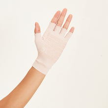 Cargar imagen en el visor de la galería, Model Back: Uv Line Glove Short Gloves Anti-Aging Uni Nude Upf50+
