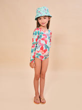 Cargar imagen en el visor de la galería, Model Front: Uv Line Bucket Hat Napoli Baby Borboletinha Upf50+
